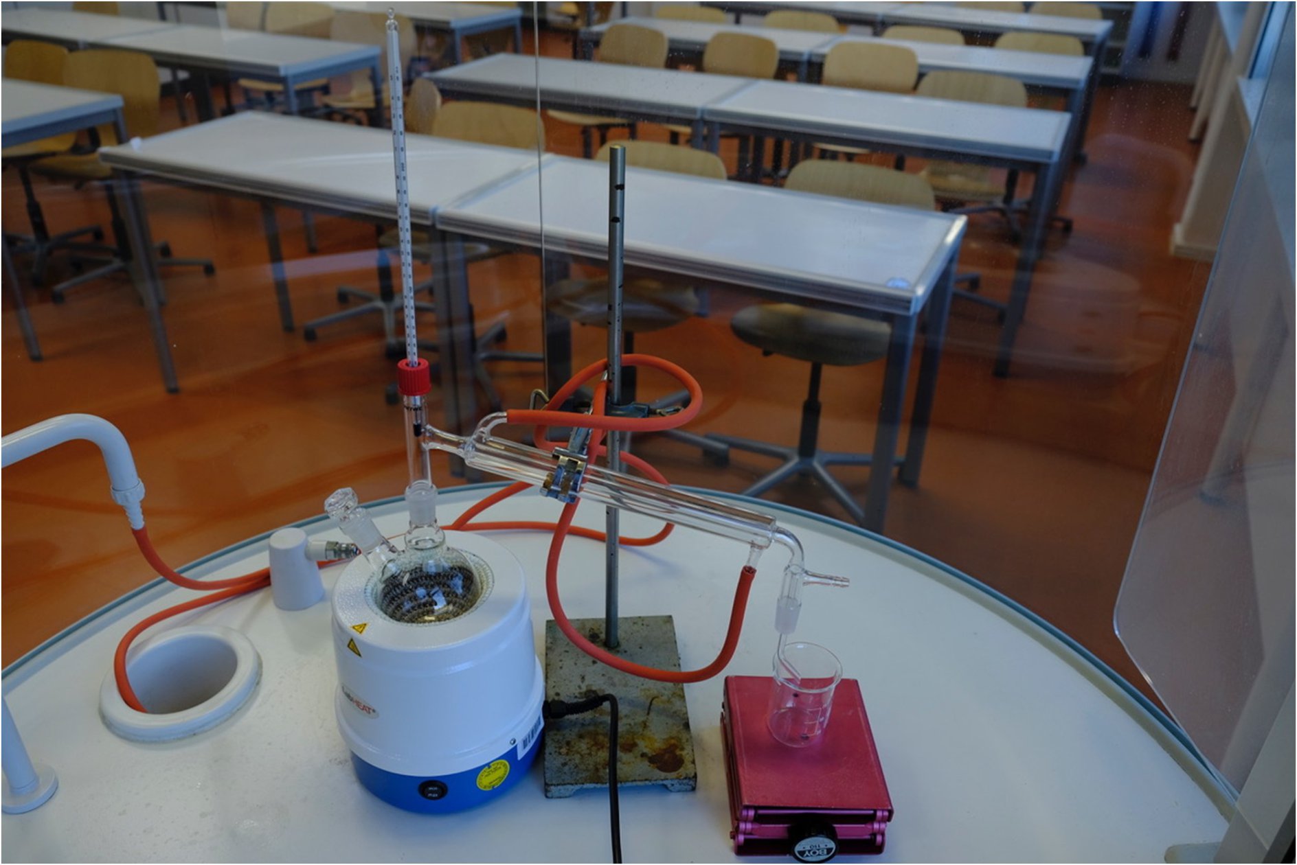 Gar nicht beLIEBIG ;-) Neue Apparaturen für die Chemie | St.-Anna ...